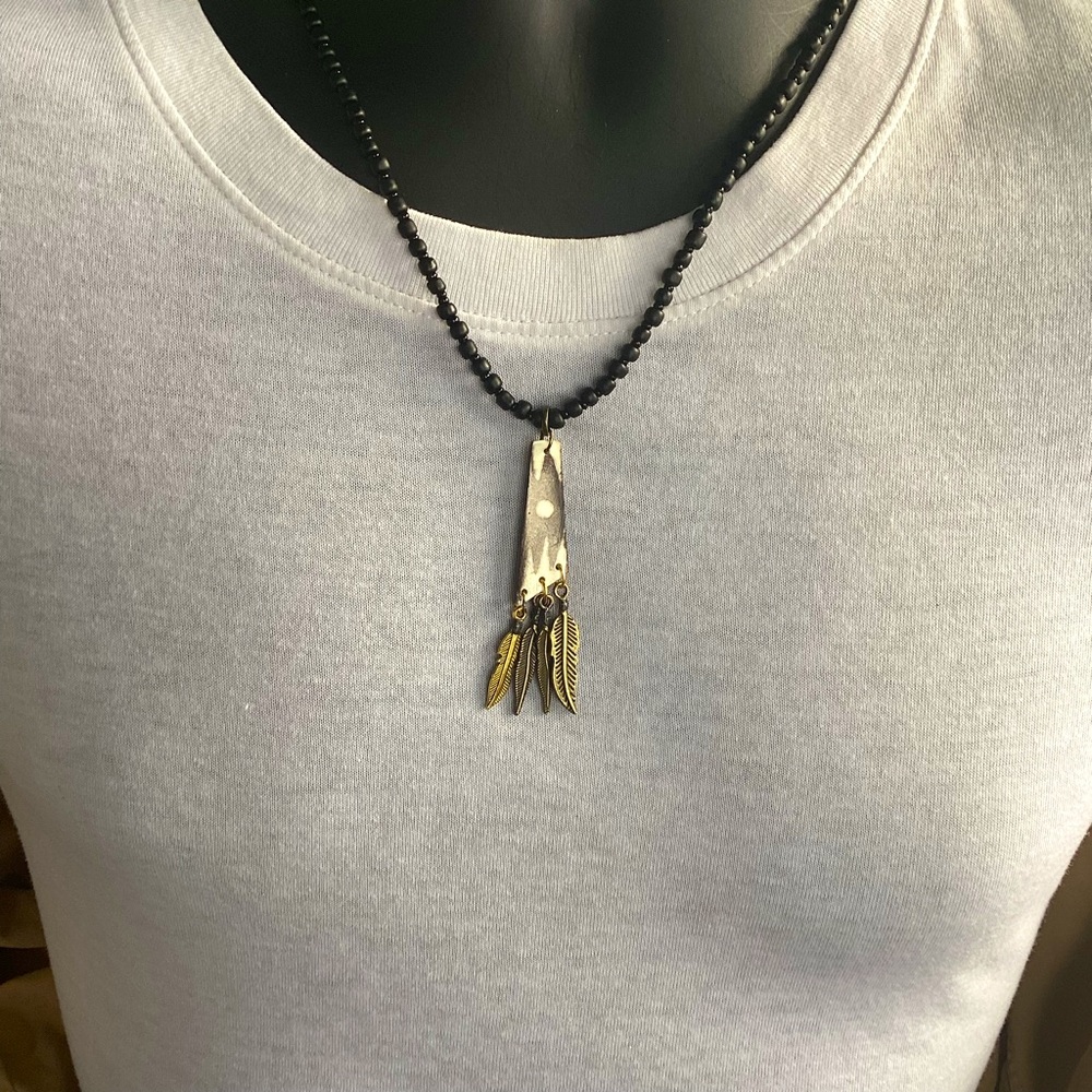 Men’s Native American Feather Necklace 🪶